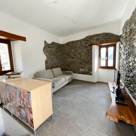 Independent Stone House With Lake View Musso Exterior foto