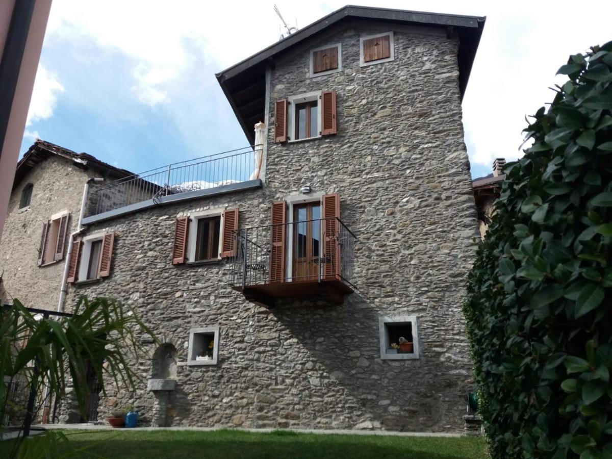 Independent Stone House With Lake View Musso Exterior foto