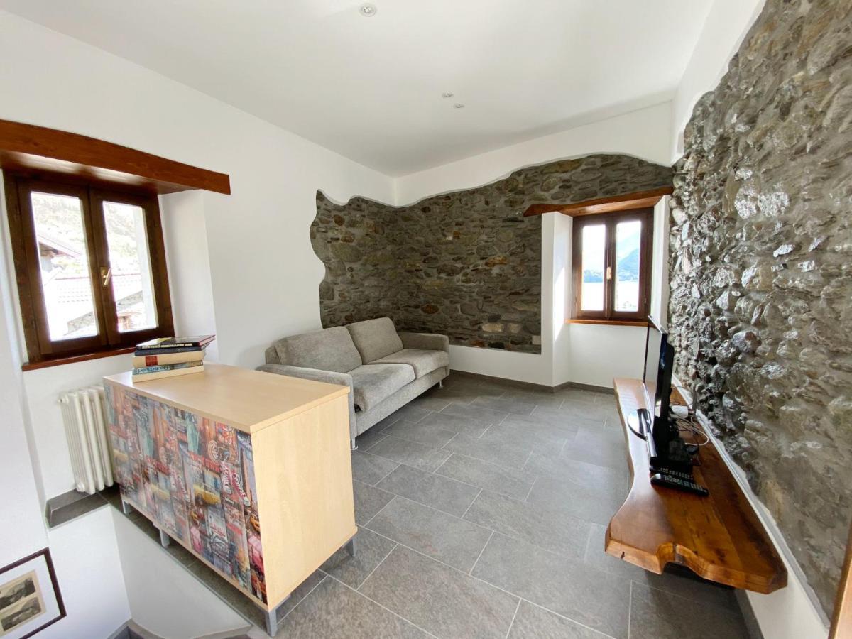 Independent Stone House With Lake View Musso Exterior foto